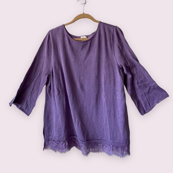Chico's Sweaters - 🔥 LAST CHANCE! Chico’s lavender pull-over lightweight sweater with lace trim